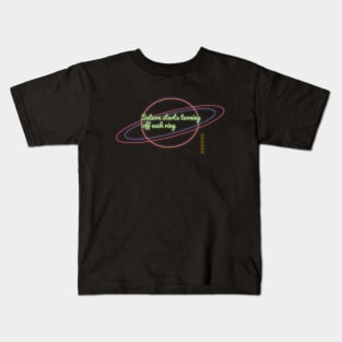 Saturn's closing Kids T-Shirt